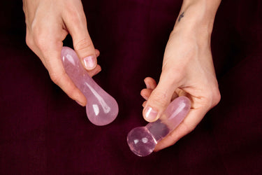 ROSE QUARTZ YONI MASSAGER - THE VULVALICIOUS ROSIE - Yoni Wanderland
